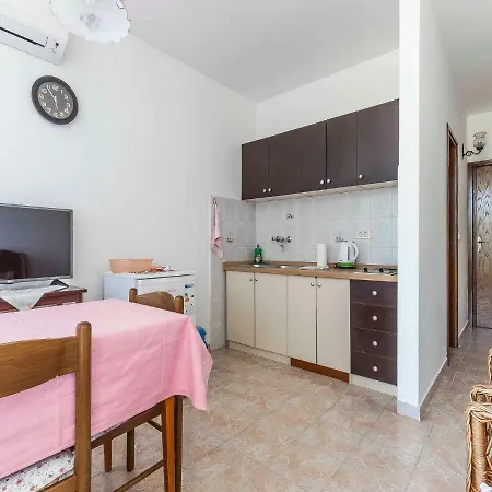 Apartment Mira